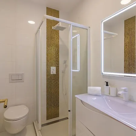 Premium With Pool By Homing Apartment