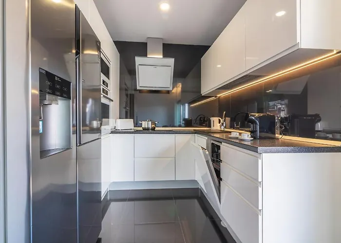 Premium With Pool By Homing Apartmán *