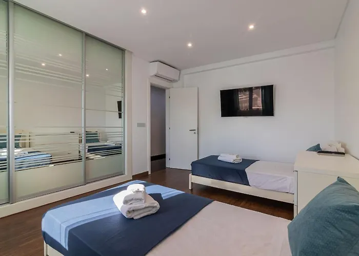 Premium With Pool By Homing Lägenhet