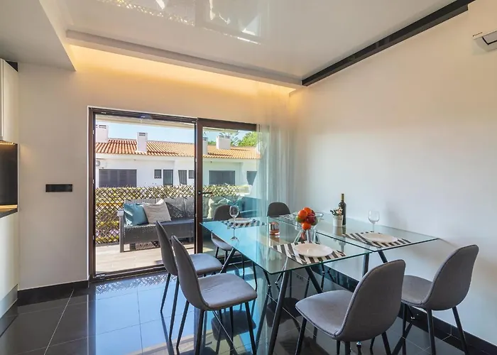 Premium With Pool By Homing Apartmán *