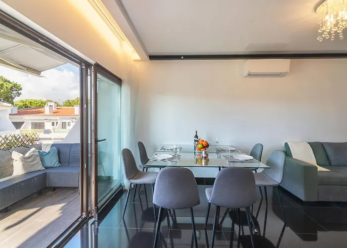 Premium With Pool By Homing Apartmán *