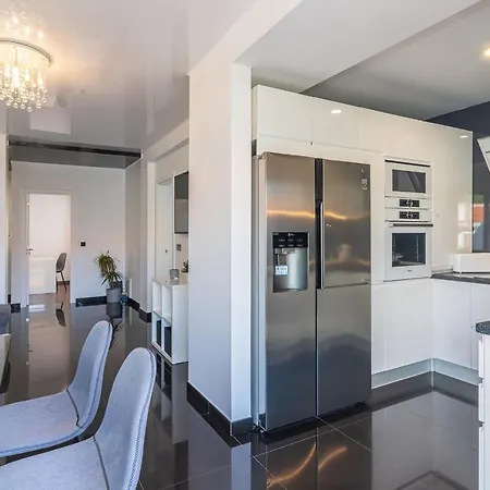 Premium By Homing Apartment