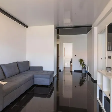 Premium With Pool By Homing * וילהמורה